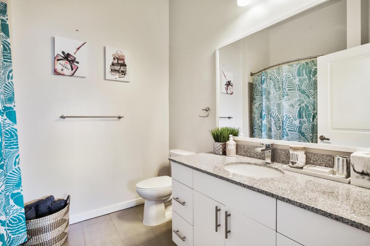 Lux House Of Champagne 2Br 2Ba Free Parking & Wifi Apartment Baltimore Luaran gambar